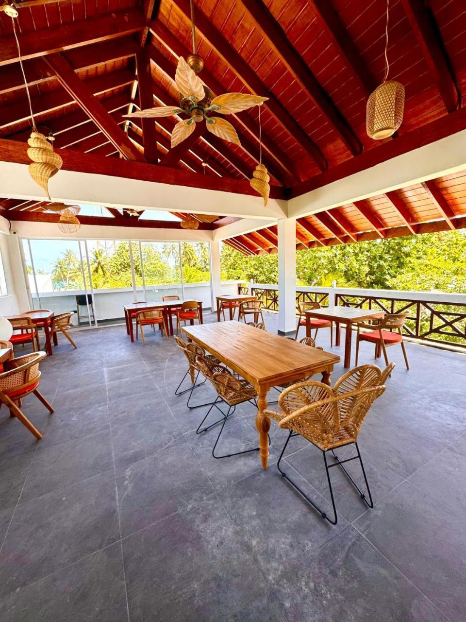 Sands Grand Dhigurah  Exterior foto