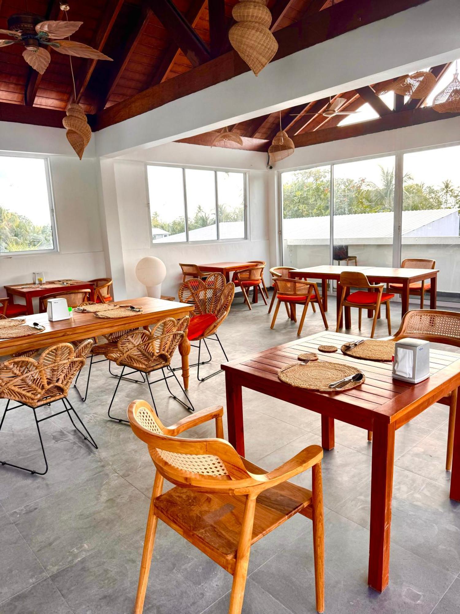 Sands Grand Dhigurah  Exterior foto